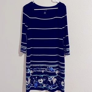 3/4  sleeved White House black market dress